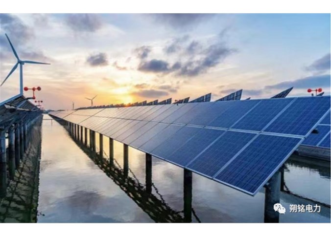 五月陽光紅似火，五月的花兒艷如陽，紅色的五月，紅色的季節(jié)！